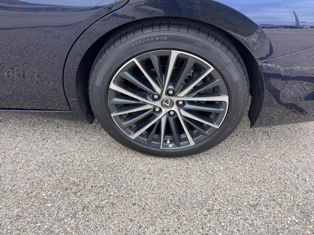 used 2022 Lexus ES 350 car, priced at $35,993