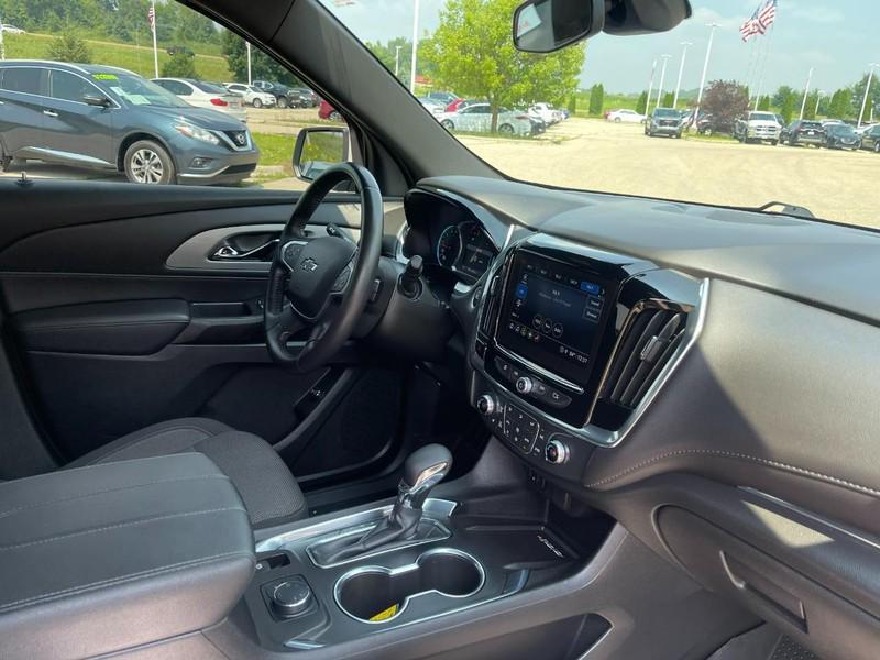used 2022 Chevrolet Traverse car, priced at $28,999