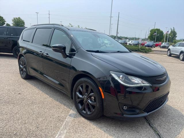 used 2020 Chrysler Pacifica car, priced at $33,503