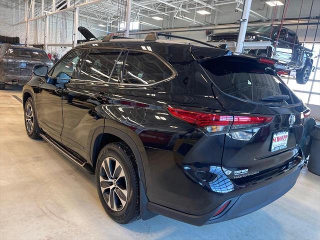 used 2022 Toyota Highlander car, priced at $37,993