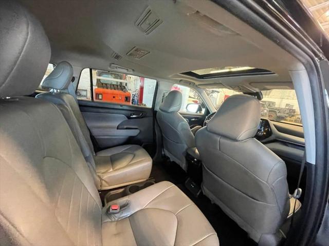 used 2022 Toyota Highlander car, priced at $37,993