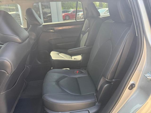 used 2020 Toyota Highlander car, priced at $29,954