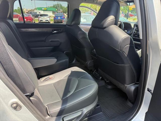 used 2020 Toyota Highlander car, priced at $29,954