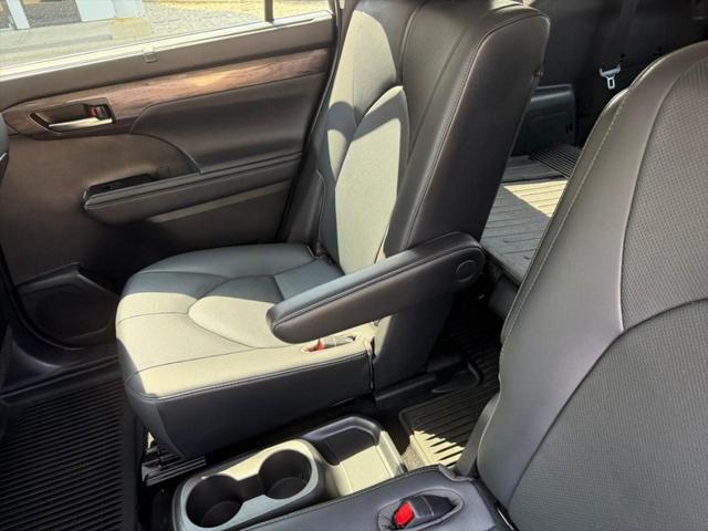 used 2020 Toyota Highlander car, priced at $29,954