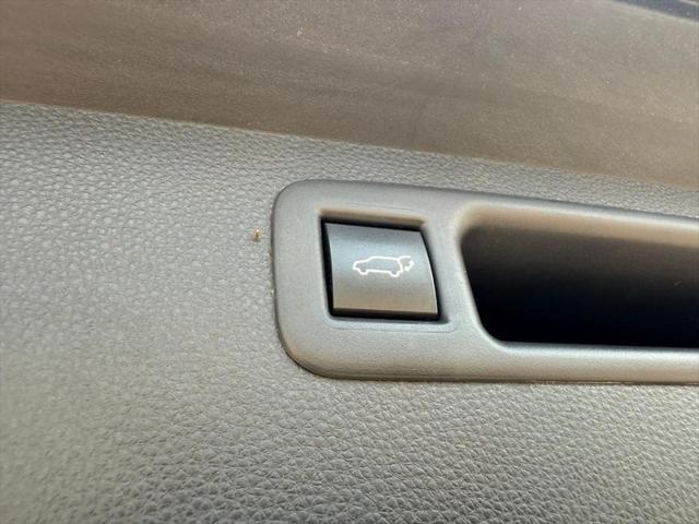 used 2020 Toyota Highlander car, priced at $29,954