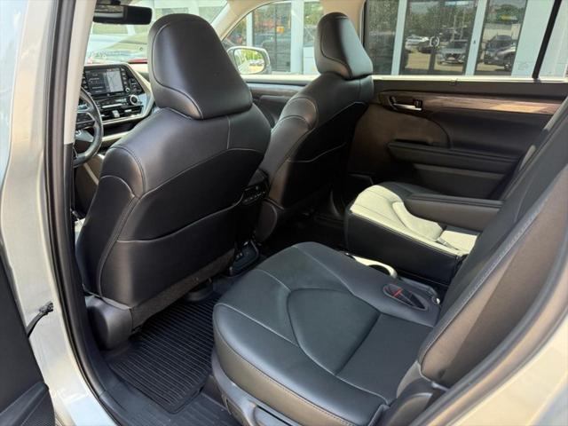 used 2020 Toyota Highlander car, priced at $29,954