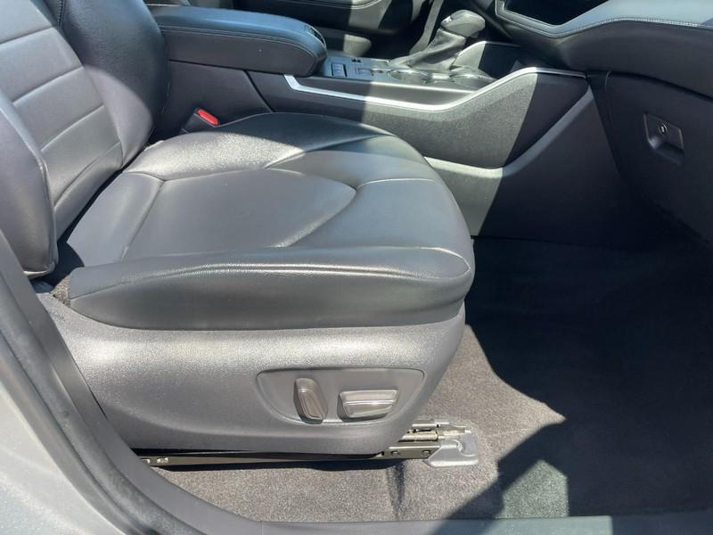 used 2022 Toyota Highlander Hybrid car, priced at $32,999