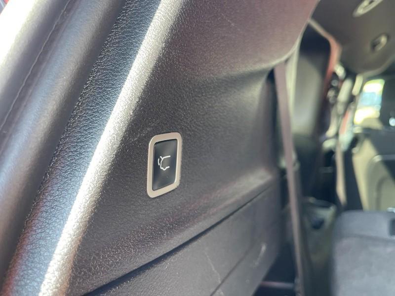 used 2021 Chrysler Pacifica car, priced at $23,883