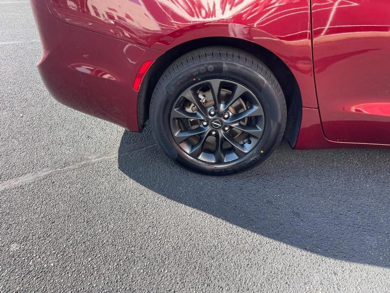 used 2021 Chrysler Pacifica car, priced at $23,883