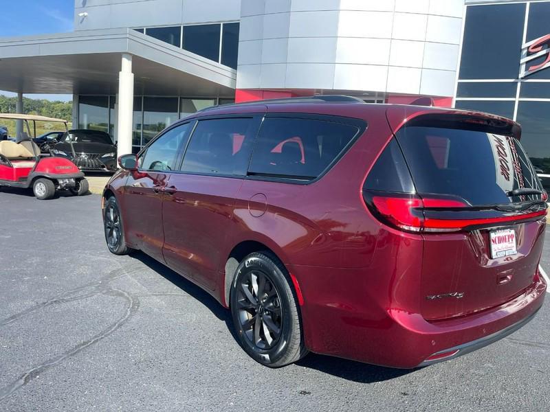 used 2021 Chrysler Pacifica car, priced at $23,883