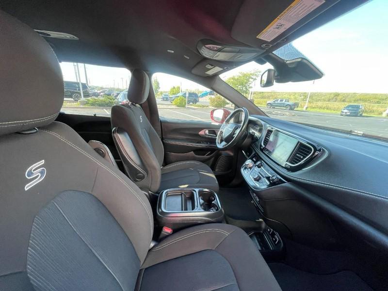 used 2021 Chrysler Pacifica car, priced at $23,883