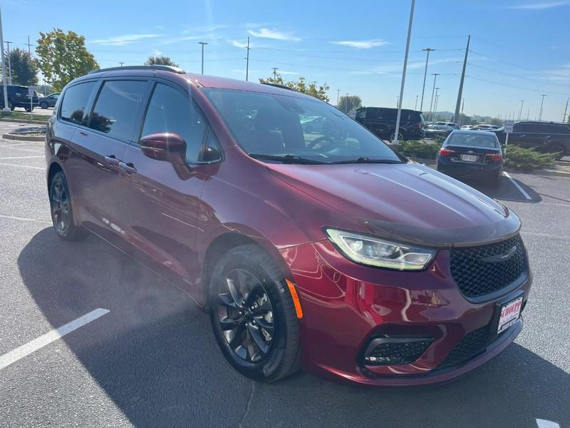 used 2021 Chrysler Pacifica car, priced at $23,883