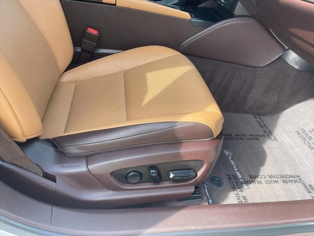 used 2019 Lexus ES 350 car, priced at $33,353
