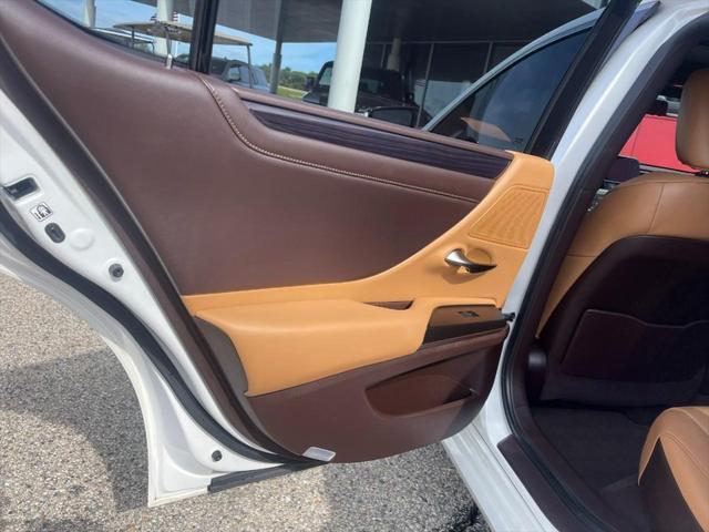 used 2019 Lexus ES 350 car, priced at $33,353