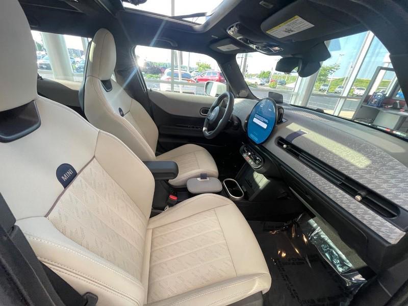 used 2025 MINI Hardtop car, priced at $33,990