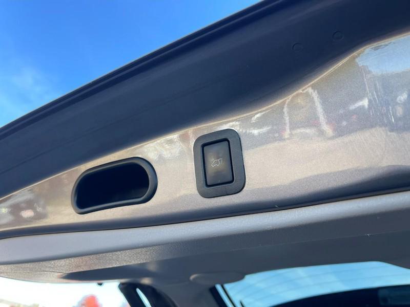 used 2015 Toyota Highlander car, priced at $18,503