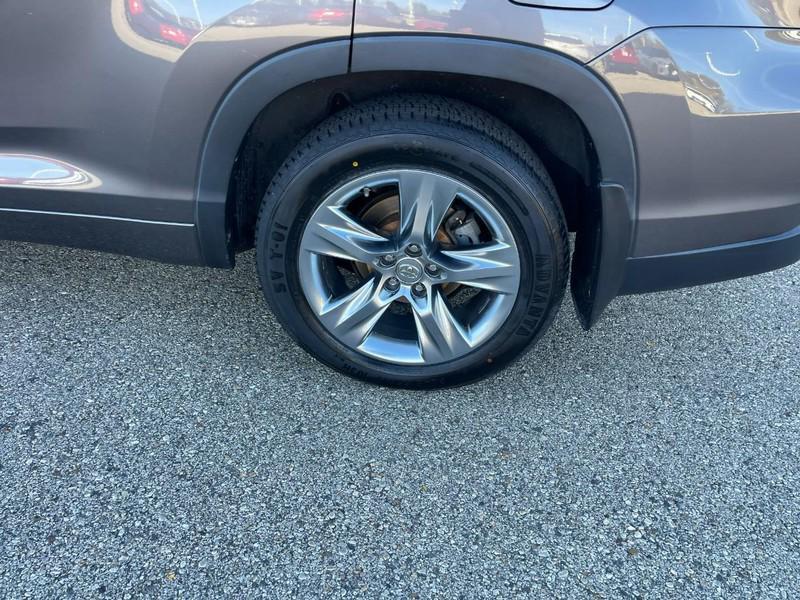 used 2015 Toyota Highlander car, priced at $18,503