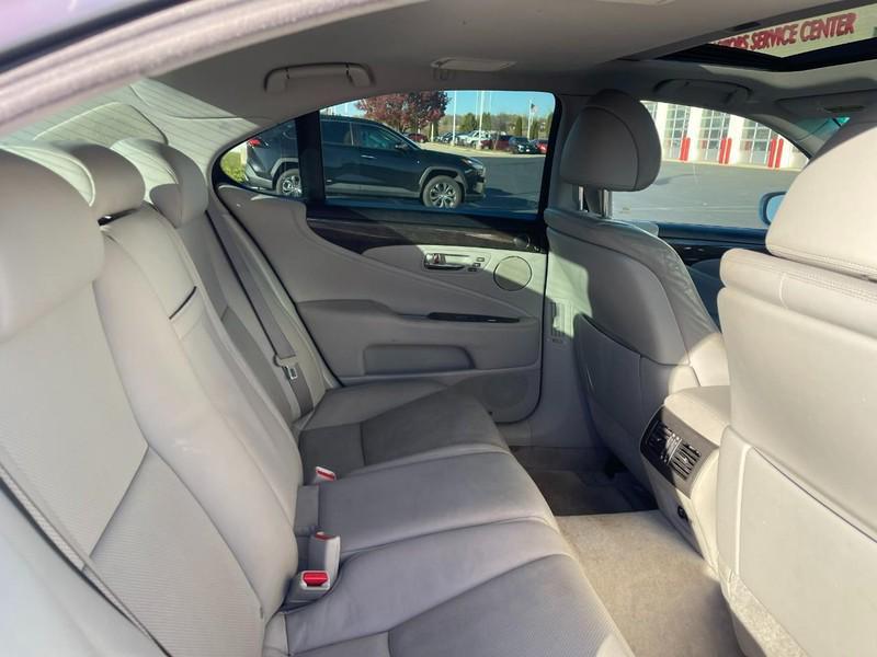 used 2007 Lexus LS 460 car, priced at $5,750
