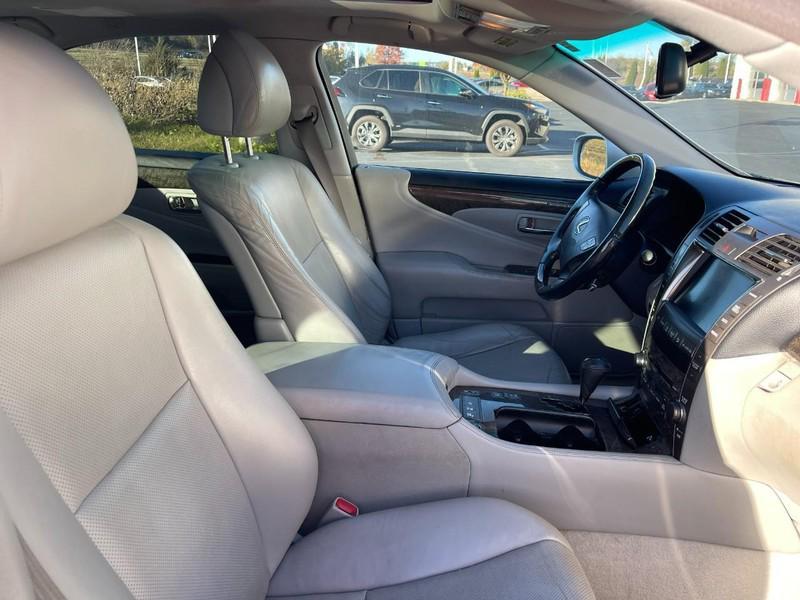 used 2007 Lexus LS 460 car, priced at $5,750