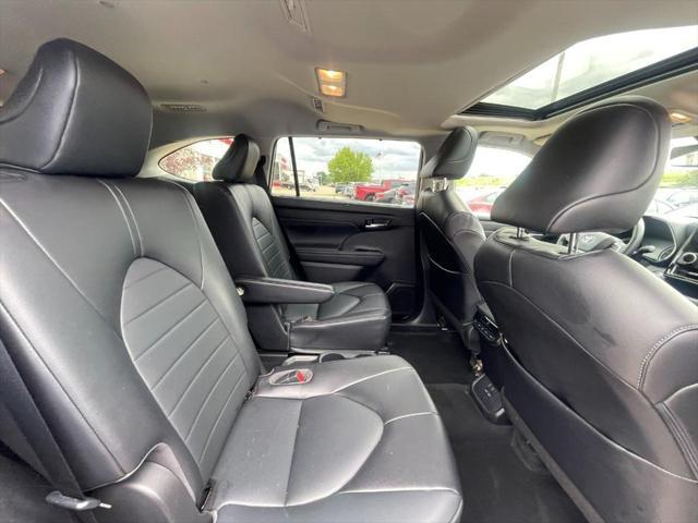 used 2022 Toyota Highlander Hybrid car, priced at $35,995