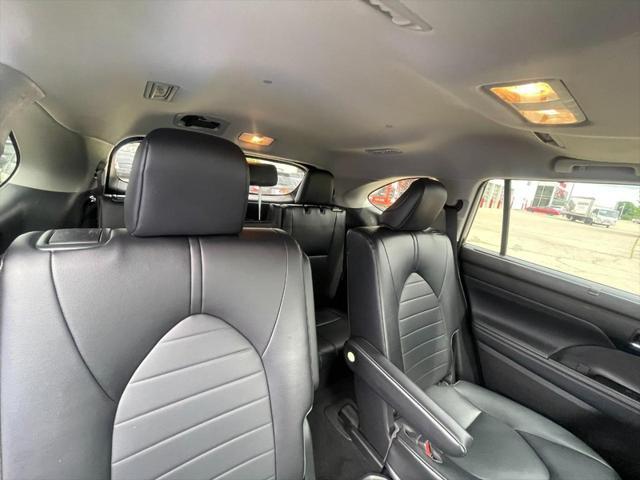 used 2022 Toyota Highlander Hybrid car, priced at $35,995