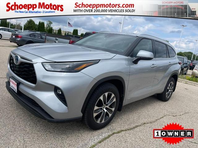 used 2022 Toyota Highlander Hybrid car, priced at $35,995