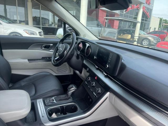 used 2022 Kia Carnival car, priced at $26,995