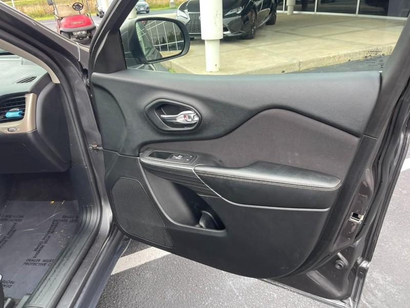 used 2017 Jeep Cherokee car, priced at $13,993