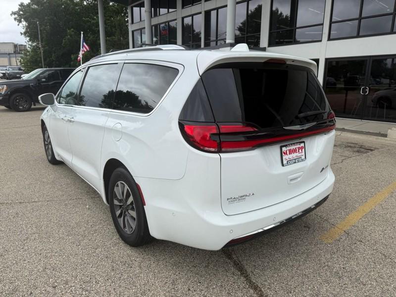 used 2021 Chrysler Pacifica Hybrid car, priced at $24,993