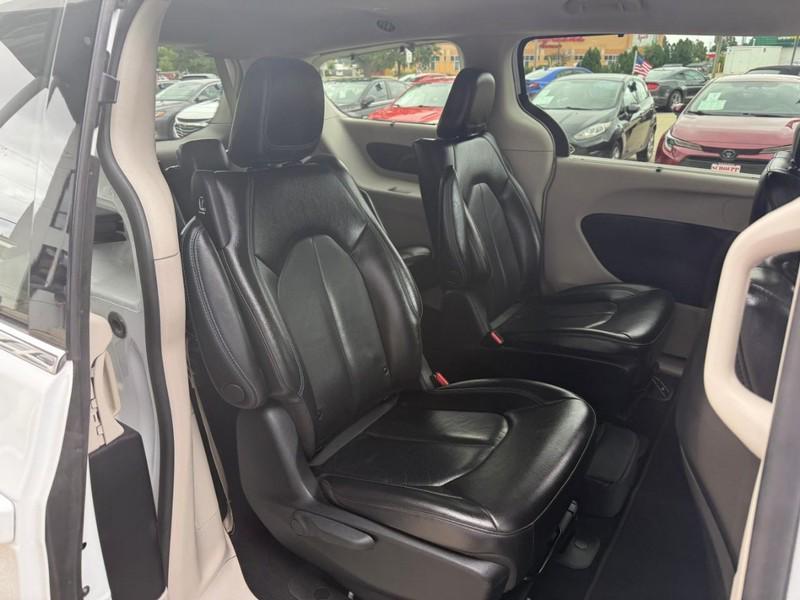 used 2021 Chrysler Pacifica Hybrid car, priced at $24,993