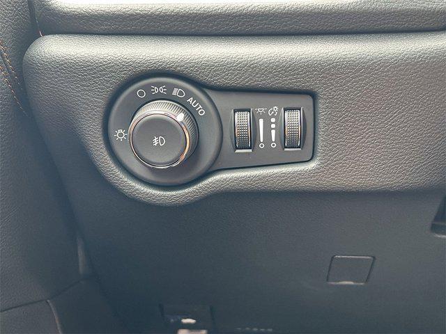 new 2026 Chrysler Pacifica car, priced at $54,926