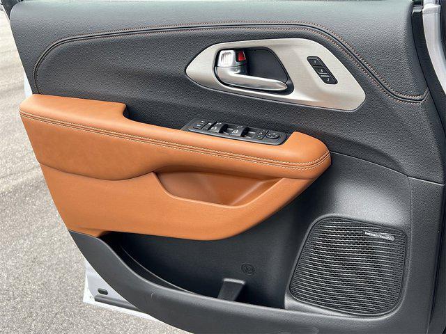 new 2026 Chrysler Pacifica car, priced at $54,926