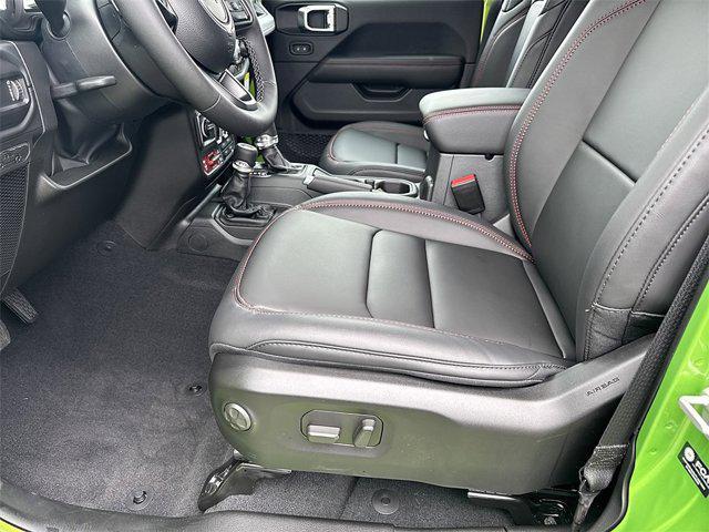 new 2025 Jeep Gladiator car, priced at $53,726