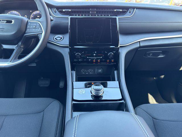 new 2025 Jeep Grand Cherokee car, priced at $36,522