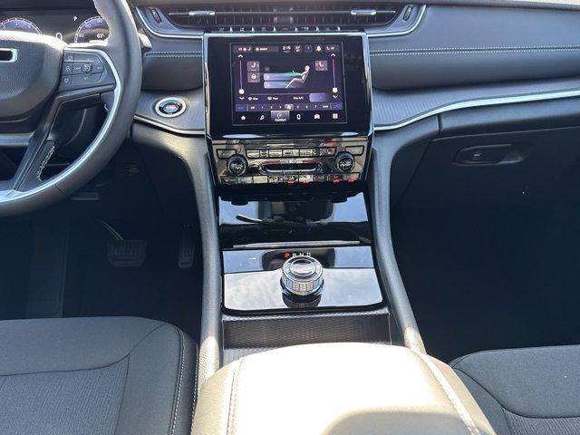 new 2025 Jeep Grand Cherokee car, priced at $37,813