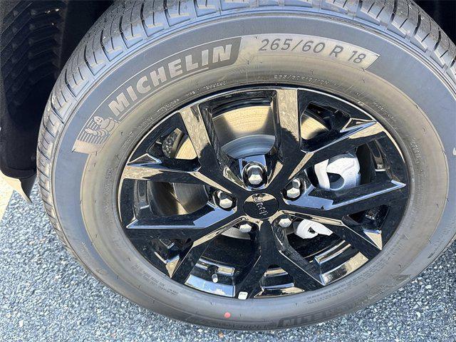 new 2025 Jeep Grand Cherokee car, priced at $39,614