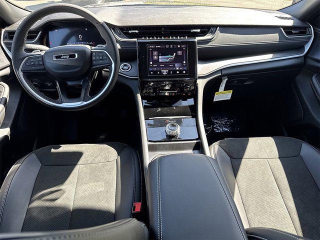 new 2025 Jeep Grand Cherokee car, priced at $39,614