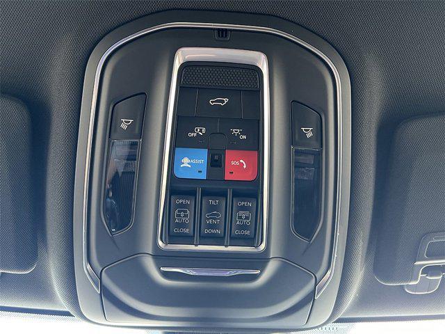 new 2025 Jeep Grand Cherokee car, priced at $59,846
