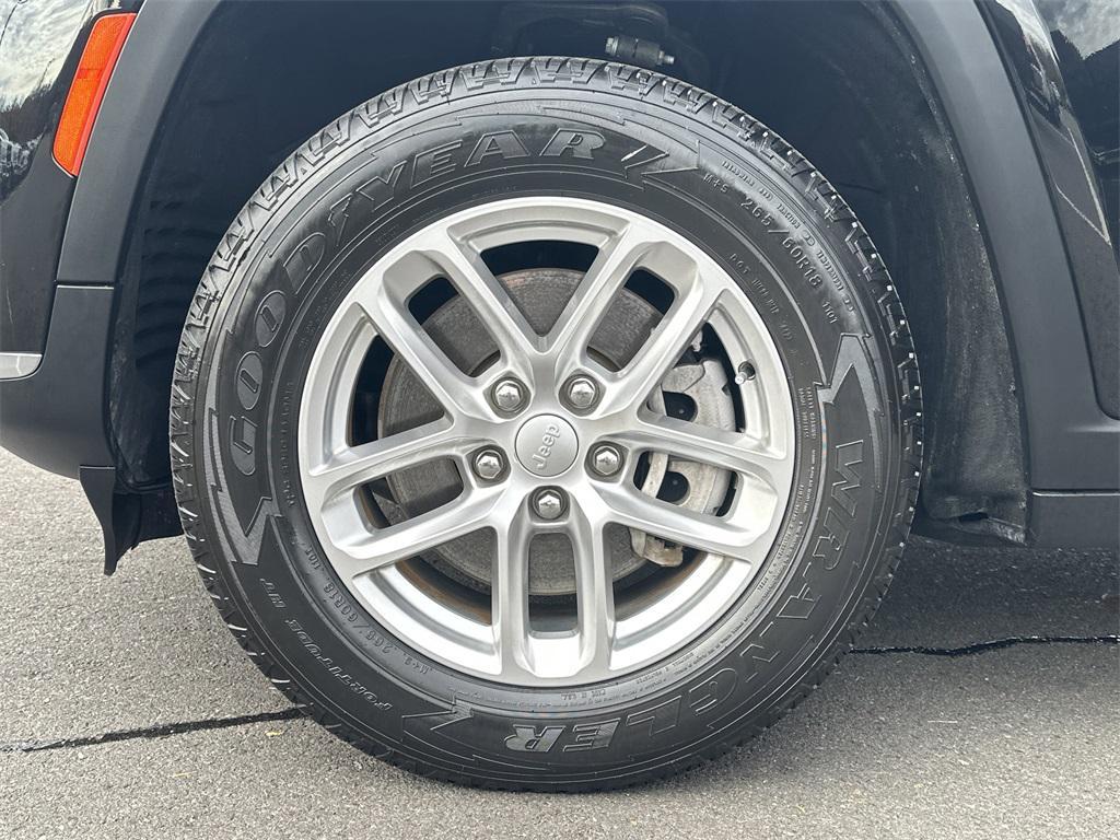 used 2021 Jeep Grand Cherokee L car, priced at $25,994