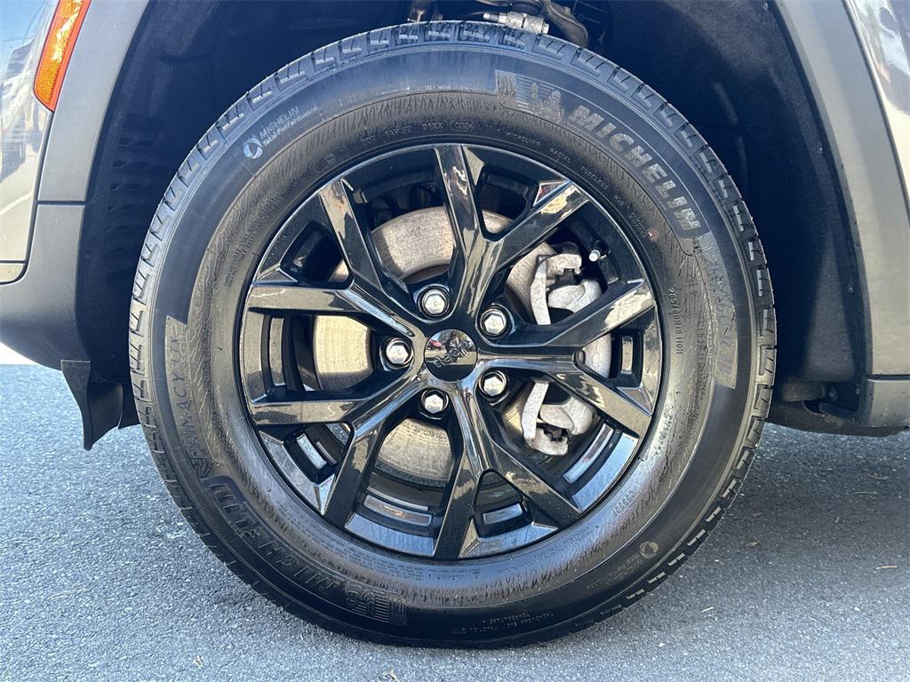 used 2024 Jeep Grand Cherokee L car, priced at $27,213