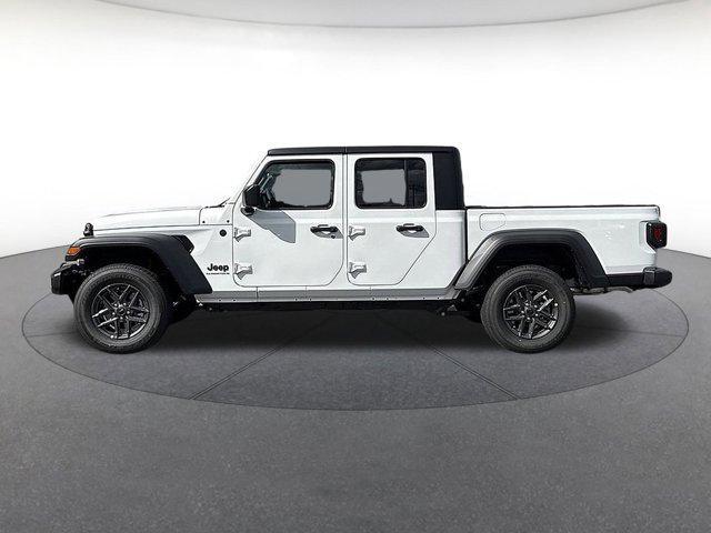 new 2025 Jeep Gladiator car, priced at $40,010