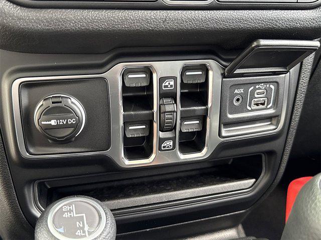 new 2025 Jeep Gladiator car, priced at $40,010