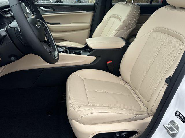 new 2025 Jeep Grand Cherokee car, priced at $42,508