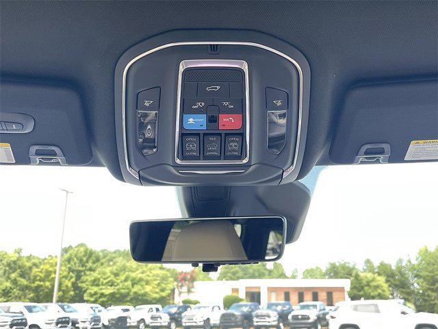 new 2025 Jeep Grand Cherokee car, priced at $43,519