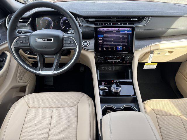new 2025 Jeep Grand Cherokee car, priced at $45,401