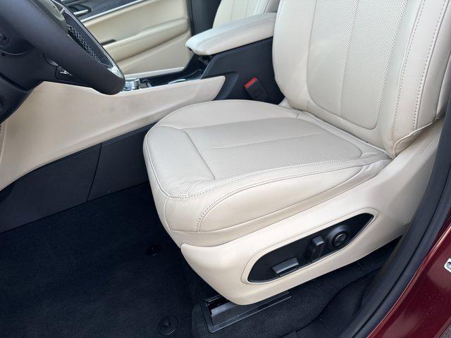 new 2025 Jeep Grand Cherokee car, priced at $45,401