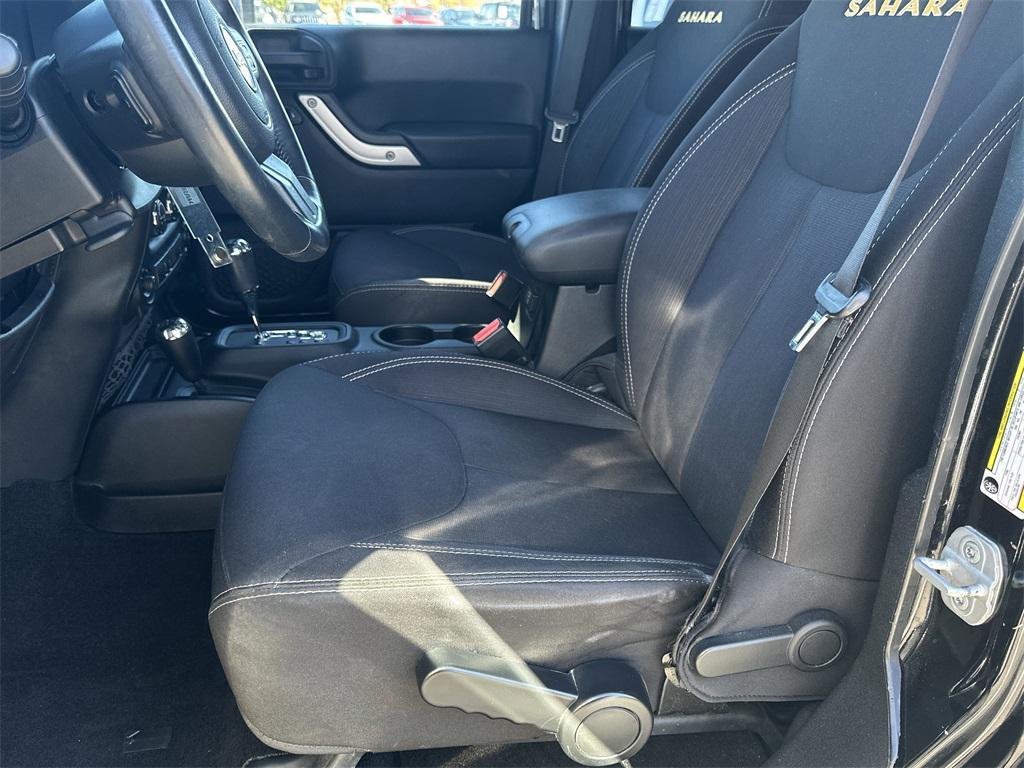 used 2013 Jeep Wrangler Unlimited car, priced at $18,894