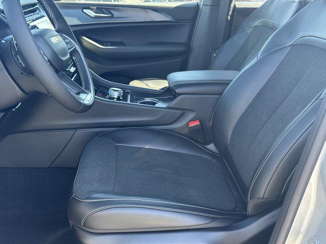 new 2025 Jeep Grand Cherokee L car, priced at $40,398