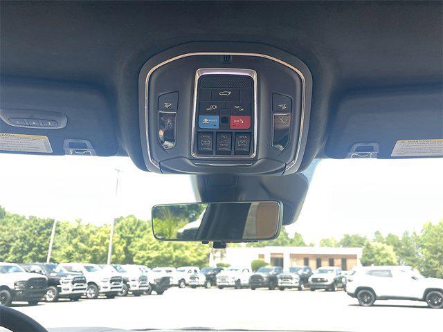 new 2025 Jeep Grand Cherokee car, priced at $61,585
