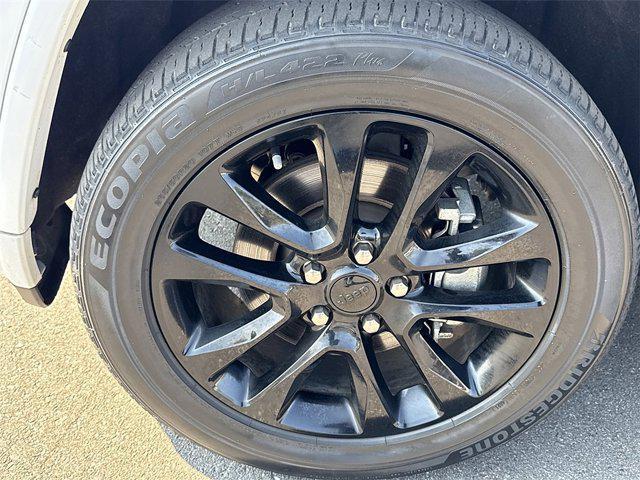 used 2022 Jeep Grand Cherokee car, priced at $27,297